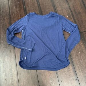 VGUC Athleta girl long sleeve small/7